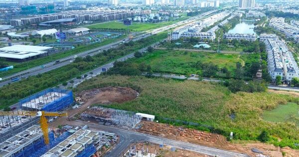 Chủ đầu tư bất động sản bán hàng ra sao khi lãi suất tăng, thanh khoản giảm?