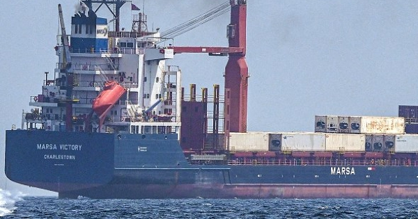 Iran nêu điều kiện để tàu thuyền đi qua Eo biển Hormuz, hơn 3.000 tàu chở dầu như ngồi trên đống lửa