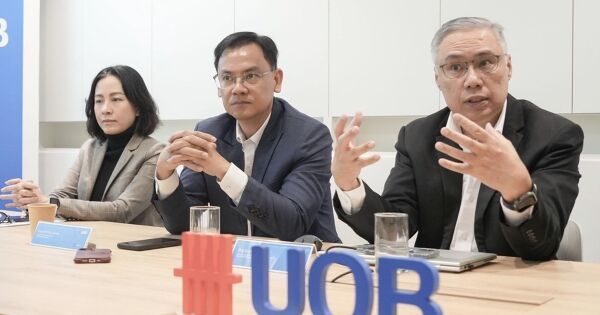 Chuyên gia UOB dự báo giá vàng hướng tới 6.000 USD/ounce vào quý I/2027