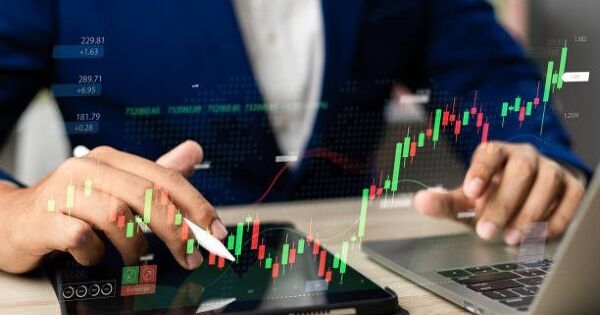 Tự doanh tiếp tục bán ròng phiên cuối tuần, đâu là tâm điểm?