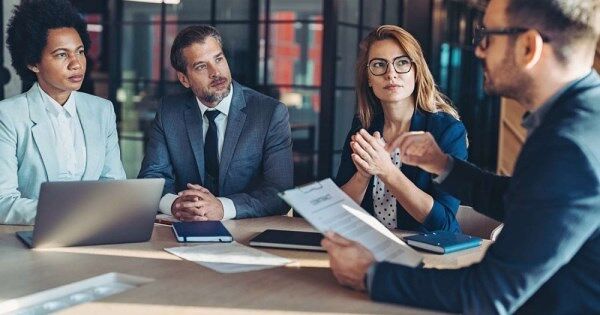 Khối ngoại bán ròng hơn 1.000 tỷ đồng một cổ phiếu bất động sản