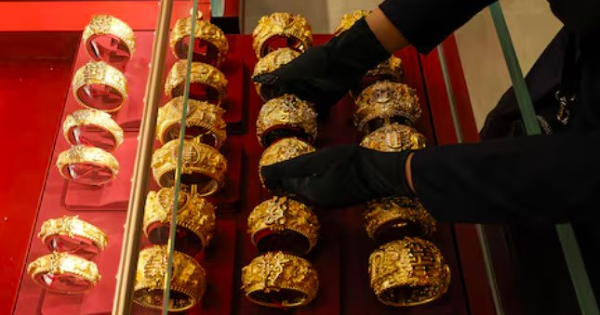 Giá vàng hôm nay 20/3: Vàng SJC, vàng nhẫn giảm thêm 1,3 triệu đồng/lượng