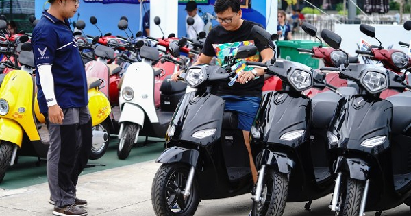 Thủ tướng yêu cầu thúc đẩy chuyển đổi xe điện, giảm phụ thuộc vào xăng dầu