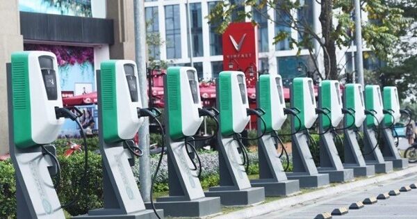 Vingroup muốn mở trạm sạc trong hệ thống sân bay ACV