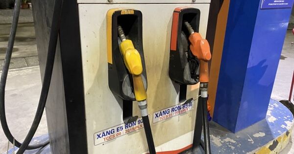 Nhập khẩu chiếm 47% lượng xăng dầu của Petrolimex, nguồn cung vẫn đủ cho nhu cầu