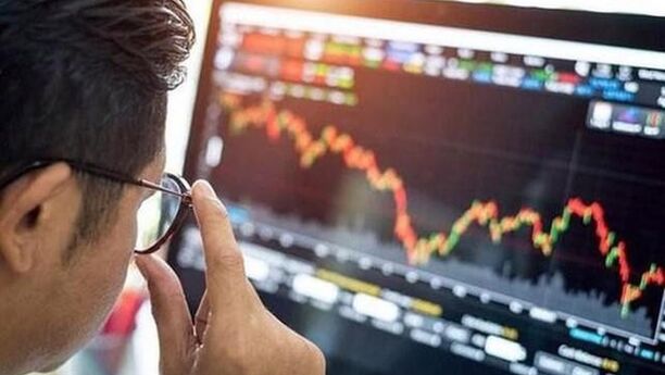 Góc nhìn CTCK: Tiếp tục quán tính giảm, cân nhắc giải ngân từng phần