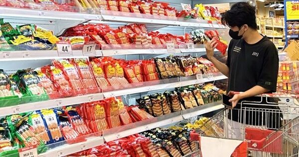 Xăng dầu tăng cao so với đầu năm, người dân thắt chặt chi tiêu, ưu tiên nhu cầu thiết yếu