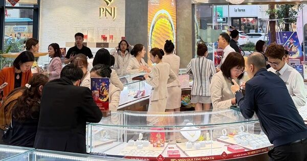 Sau khi góp vốn vào chuỗi cầm đồ trang sức, PNJ tham vọng gì khi lập thêm công ty dịch vụ tài chính?