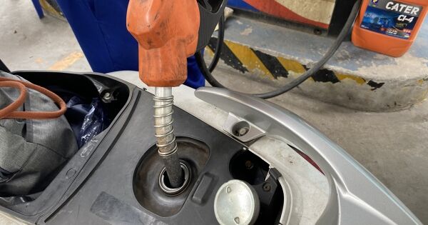 Bộ Công Thương: Nguồn cung xăng dầu đủ đảm bảo trong tháng 3, nghiêm cấm găm hàng bất hợp lý