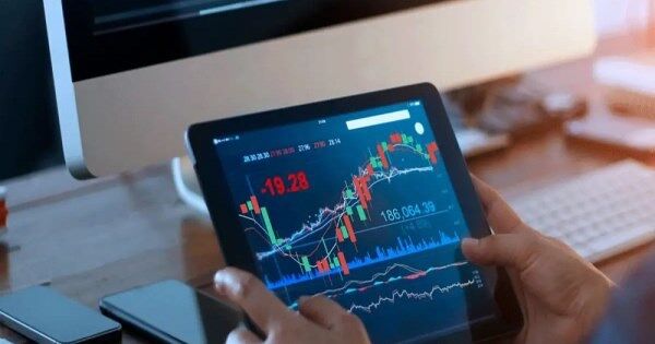 Khối ngoại bán ròng hơn 1.200 tỷ đồng một cổ phiếu bất động sản