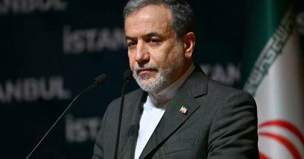 Ngoại trưởng Iran xác nhận trao đổi thông điệp với Mỹ, bình luận về tương lai Eo biển Hormuz