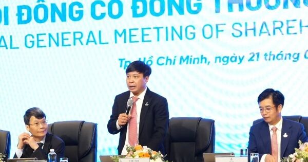 ĐHĐCĐ PVTrans: Phát triển đội tàu lên 100 chiếc, hiện còn 3 tàu trong eo biển Hormuz