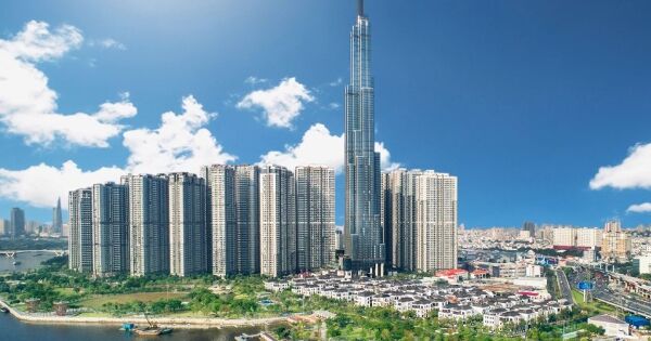 Vingroup nâng mục tiêu doanh thu lên gần nửa triệu tỷ đồng