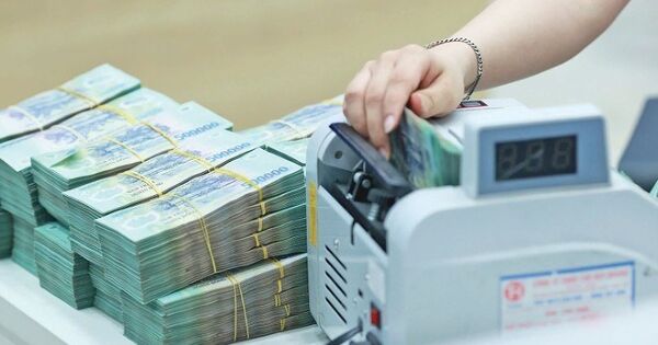 Duy nhất một ngân hàng neo biểu lãi suất tiết kiệm kỳ hạn 6 tháng trên 7%/năm