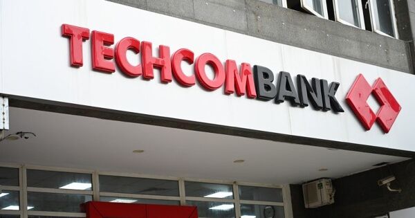 Techcombank bất ngờ bổ sung tờ trình chia cổ tức tiền mặt tỷ lệ 7%, tăng vốn lên cao nhất hệ thống ngân hàng