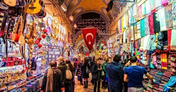 Vietravel đặt mục tiêu lợi nhuận tăng gấp 3, bất chấp 'cơn bão' ngành hàng không, du lịch