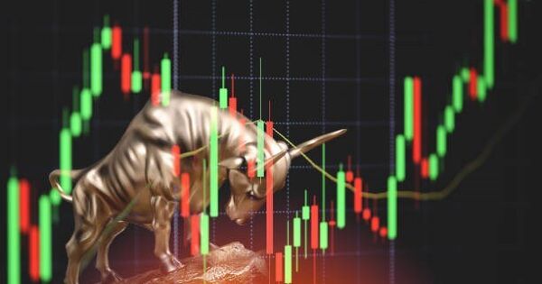 VN-Index tăng gần 60 điểm, thanh khoản dồi dào trở lại