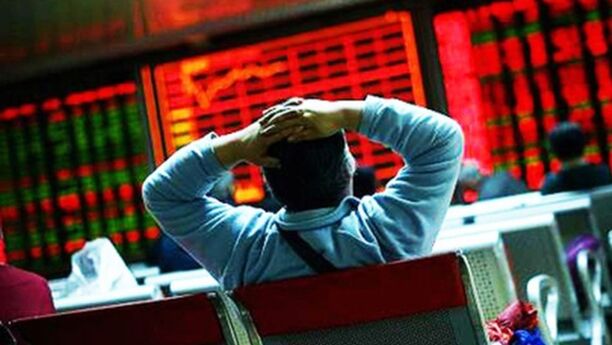 Góc nhìn CTCK: Rủi ro ngắn hạn ở mức cao, nhà đầu tư nên thận trọng