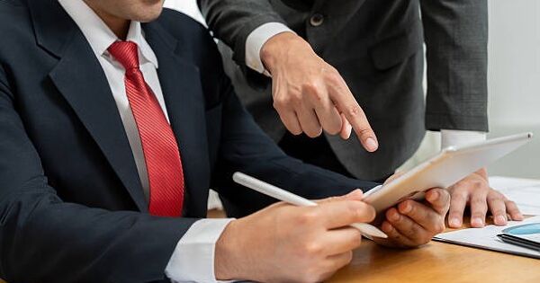 UBCK yêu cầu công ty chứng khoán siết nhân viên đưa khuyến nghị trên mạng xã hội