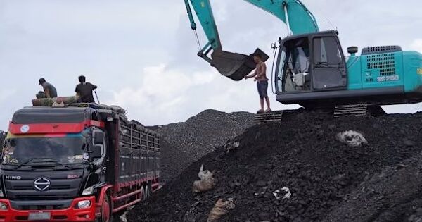 Nhiều nước chạy đua nhập khẩu than đá để thay thế khí đốt