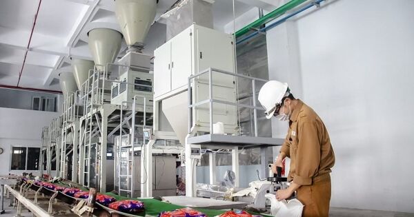 Hóa chất Đức Giang lên lộ trình khắc phục sau khi cổ phiếu bị kiểm soát
