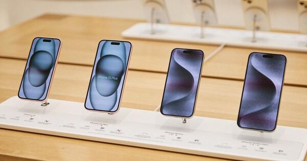 Giá iPhone 15 giảm sâu năm 2026, AirPods và Apple Watch bất ngờ bán chạy trở lại