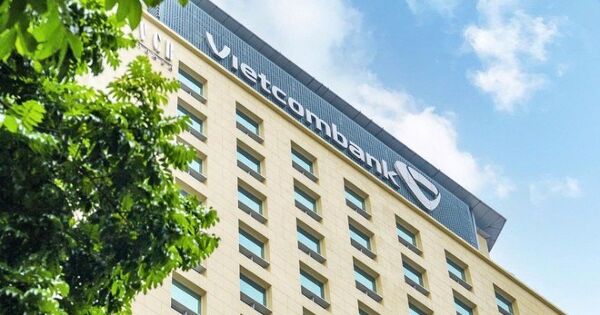 Quán quân lợi nhuận Vietcombank lãi hơn 11.800 tỷ trong quý I, tăng chi nhân viên lên hơn 56 triệu đồng/tháng
