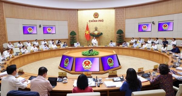 Tập trung nguồn lực để tổng rà soát văn bản quy phạm pháp luật, hướng đến khắc phục triệt để nội dung chồng chéo, vướng mắc